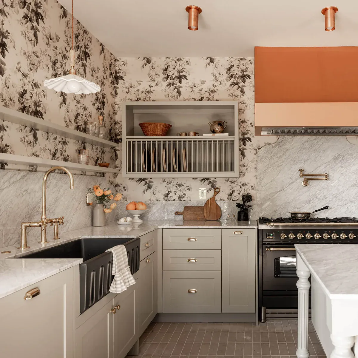 LONDON ROSE Traditional Wallpaper - Smoke Grey - Image 5